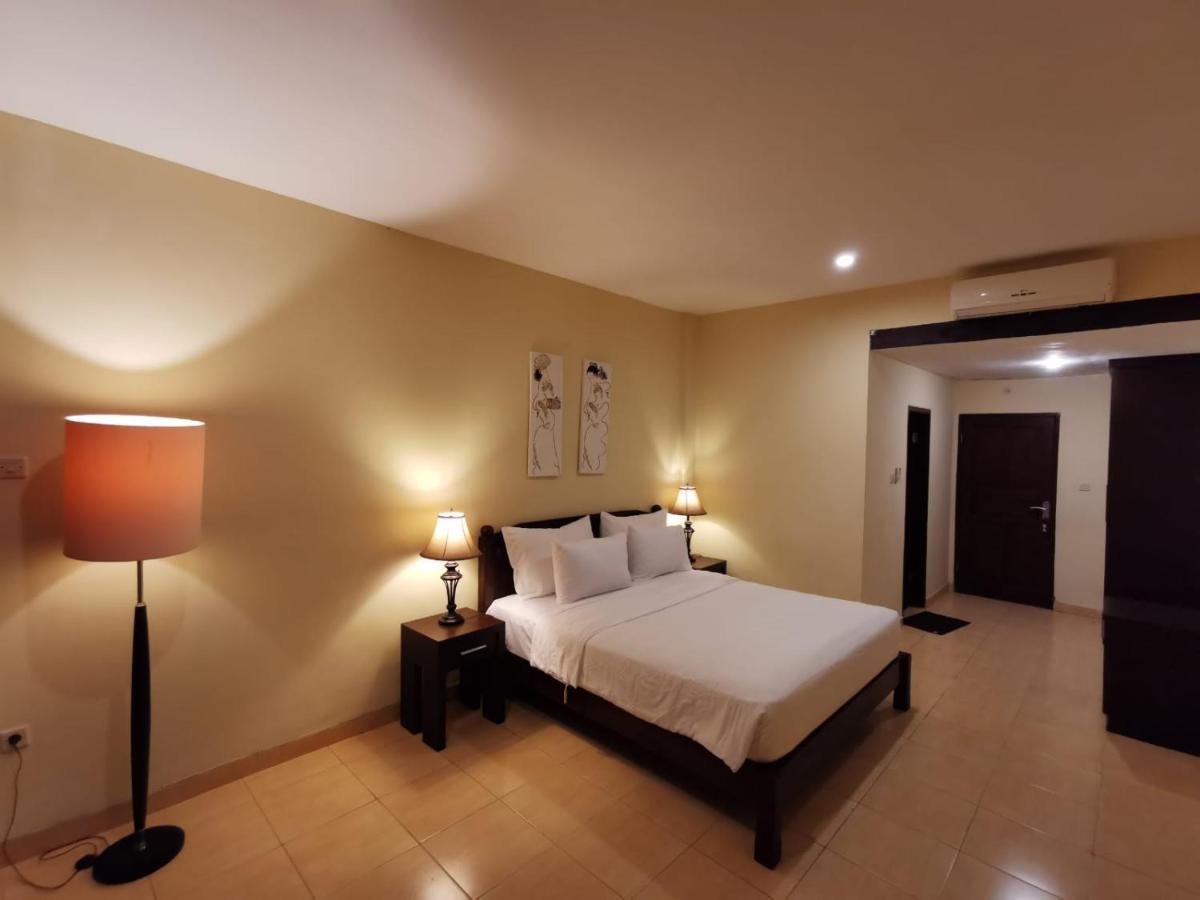 Dalia Budget Hotel Senggigi Buitenkant foto