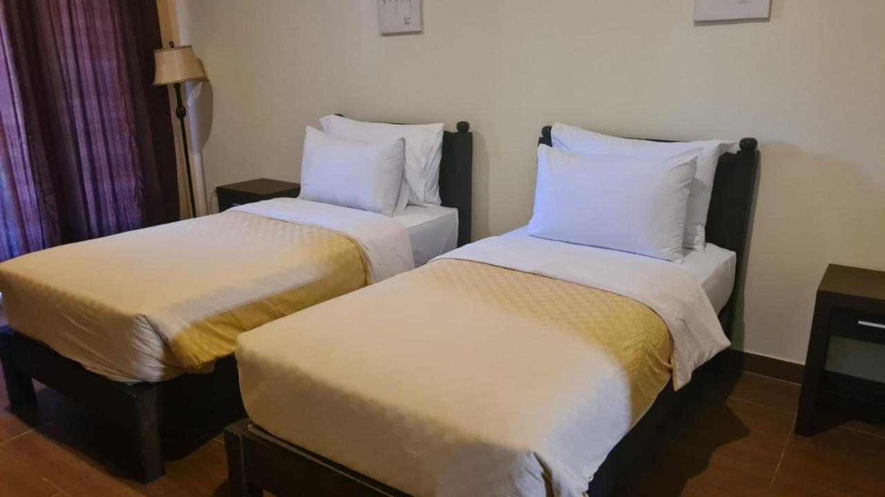 Dalia Budget Hotel Senggigi Buitenkant foto