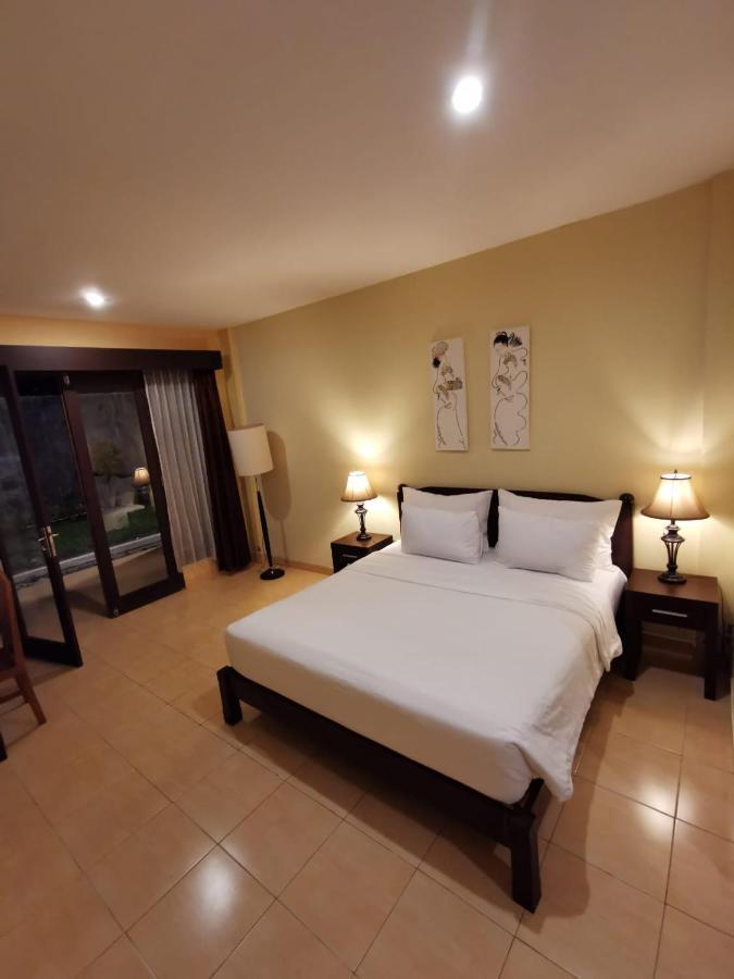 Dalia Budget Hotel Senggigi Buitenkant foto