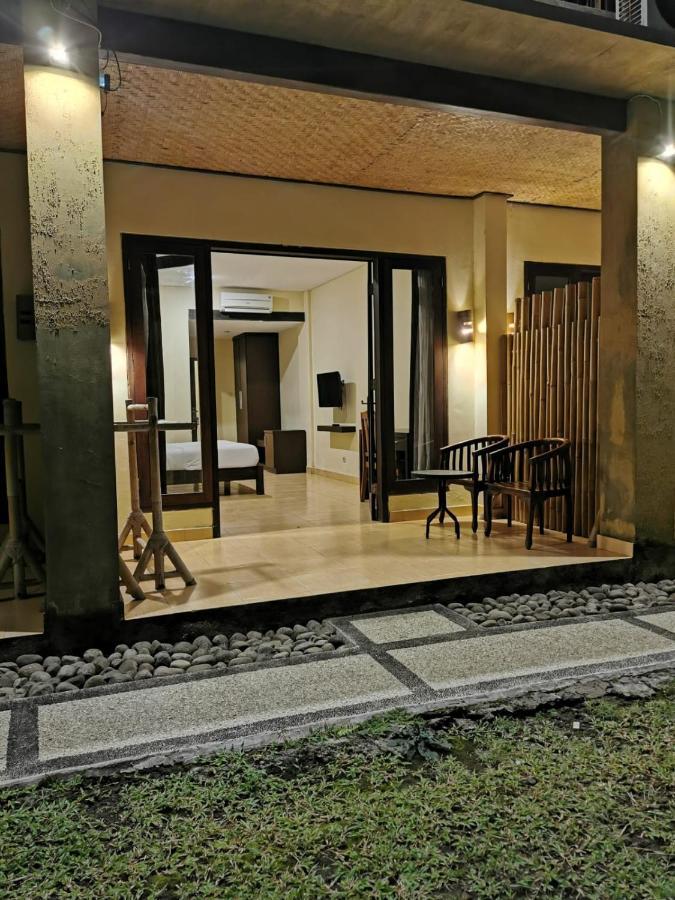 Dalia Budget Hotel Senggigi Buitenkant foto
