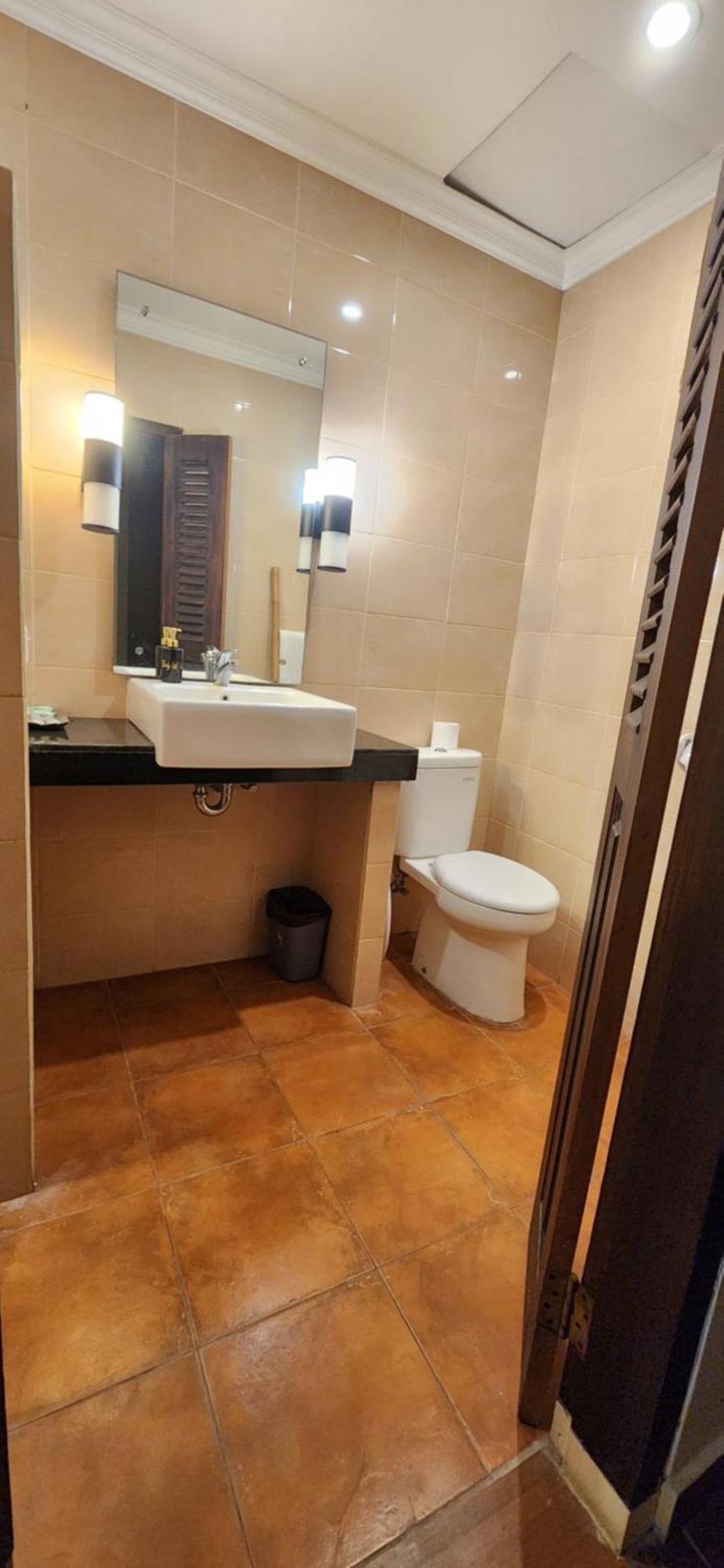 Dalia Budget Hotel Senggigi Buitenkant foto